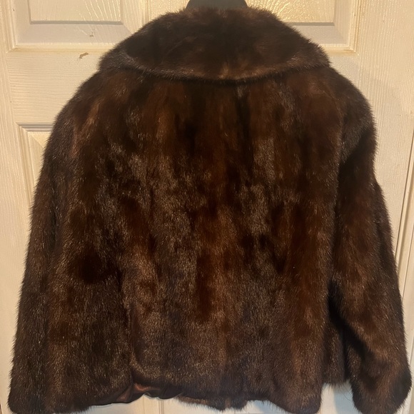 Ladies Beautiful Mink Jacket - Picture 2 of 2